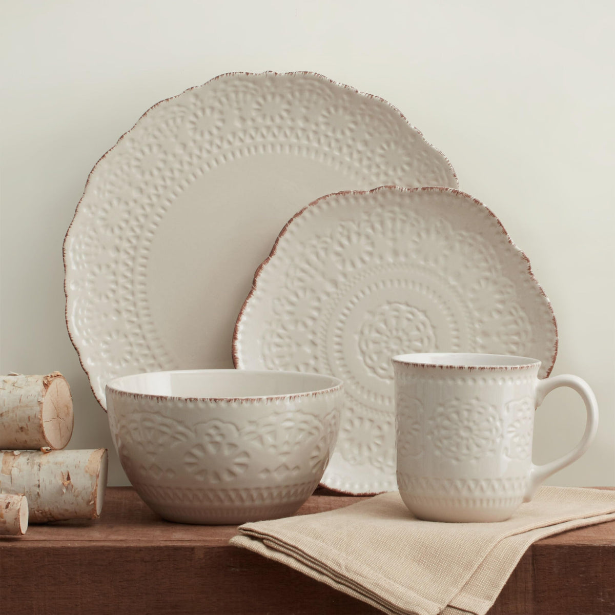 Cream 16-Piece Stoneware Dinnerware Set W728